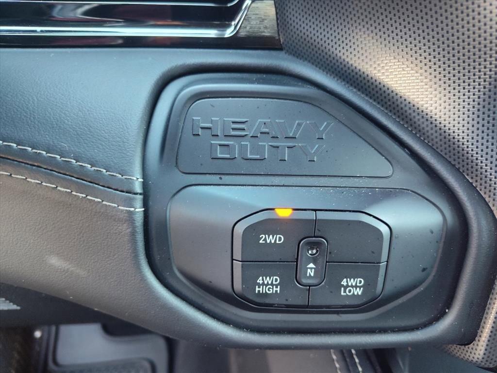 Used 2025 RAM 3500 Limited AWD/4WD image 23
