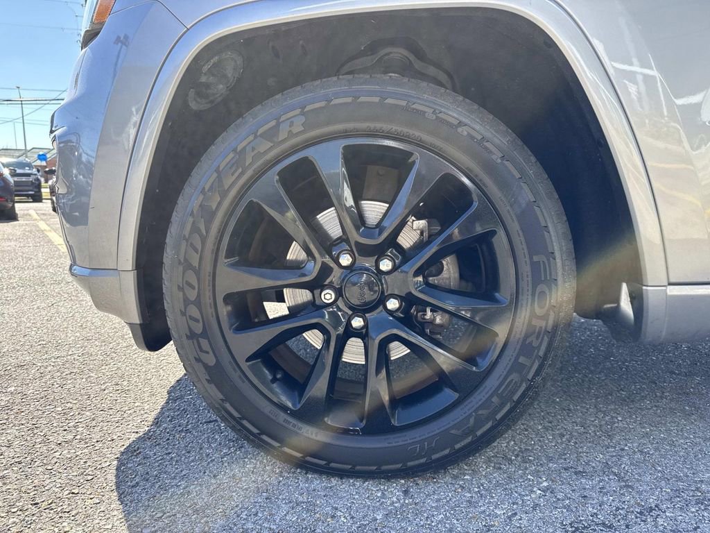 Used 2020 Jeep Grand Cherokee Altitude image 5