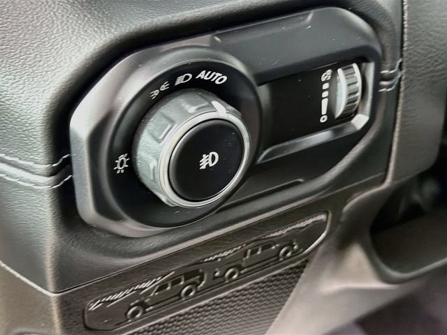 Used 2024 Jeep Wrangler Unlimited Rubicon w/ Dual Top Group AWD/4WD image 10