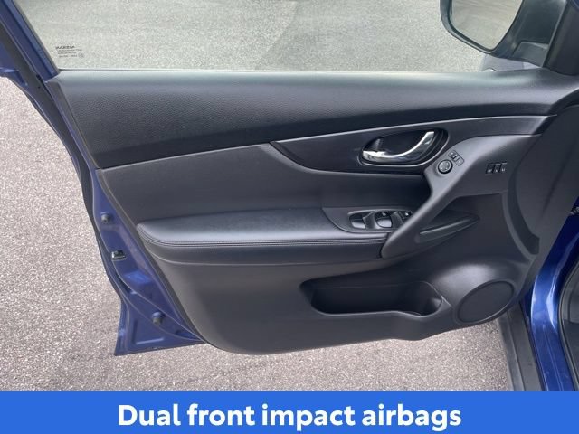 Used 2018 Nissan Rogue SV w/ Premium Package AWD/4WD image 17