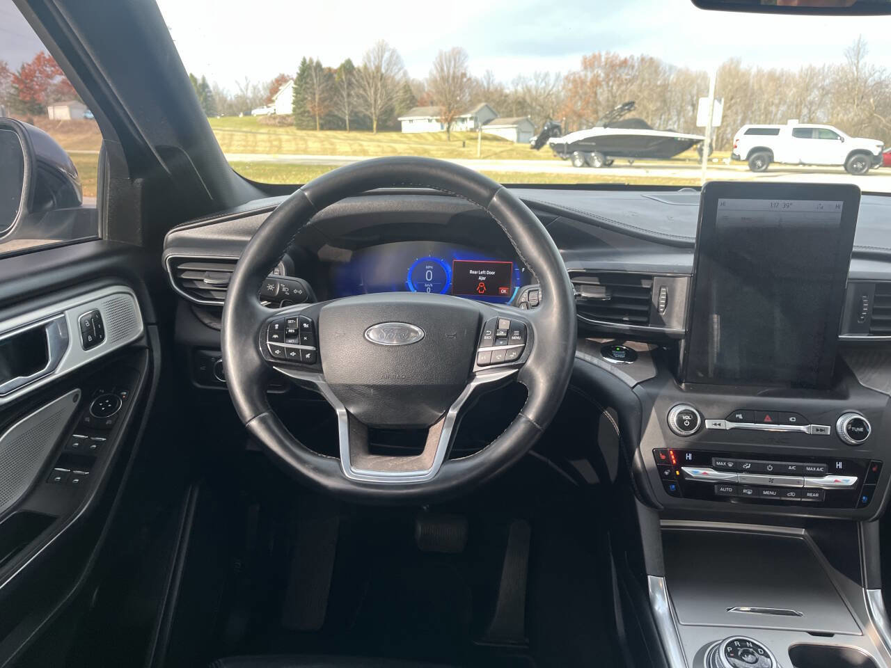 Used 2020 Ford Explorer Platinum image 18