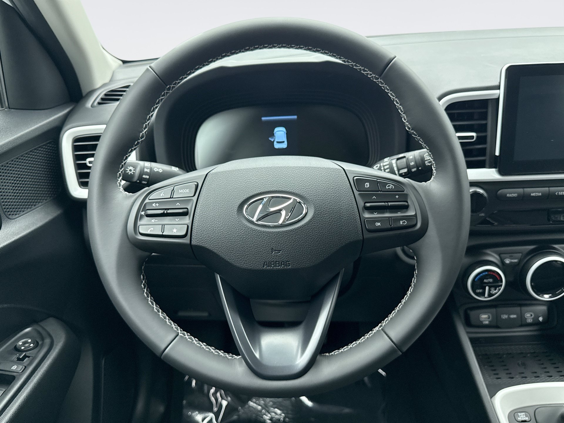 Used 2026 Hyundai Venue SEL FWD image 12