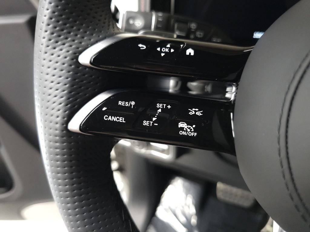 Certified 2025 Mercedes-Benz G 580 w/ Manufactur Interior Package image 11