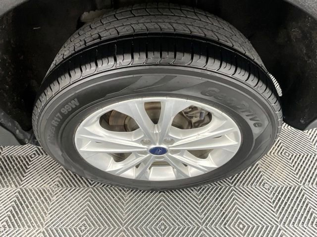 Used 2017 Ford Escape SE w/ SE Cold Weather Package AWD/4WD image 25