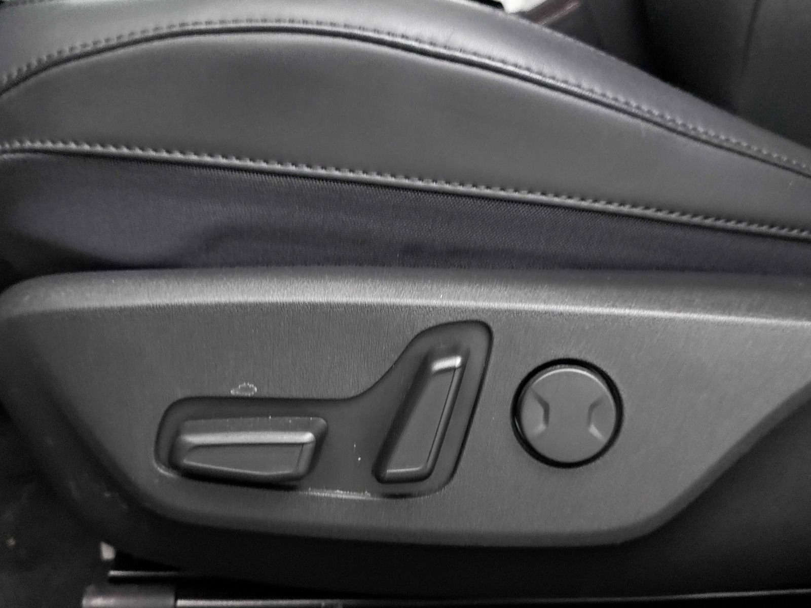 Certified 2025 Kia Niro EX Touring FWD image 27