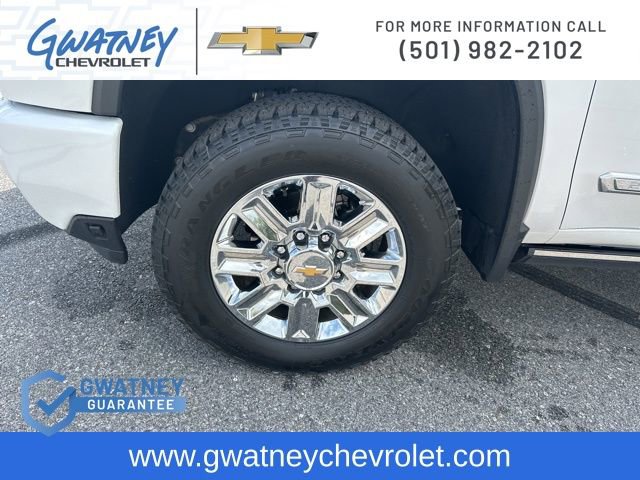 Used 2024 Chevrolet Silverado 2500 High Country w/ Technology Package image 9