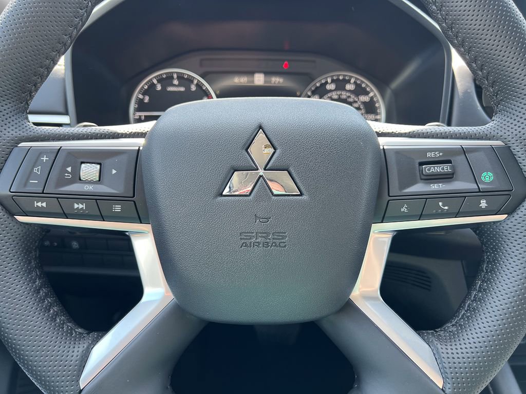 New 2026 Mitsubishi Outlander SE image 22