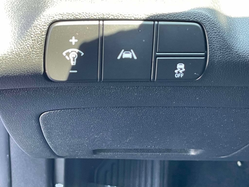 Used 2023 Hyundai Elantra SEL w/ Convenience Package FWD image 18