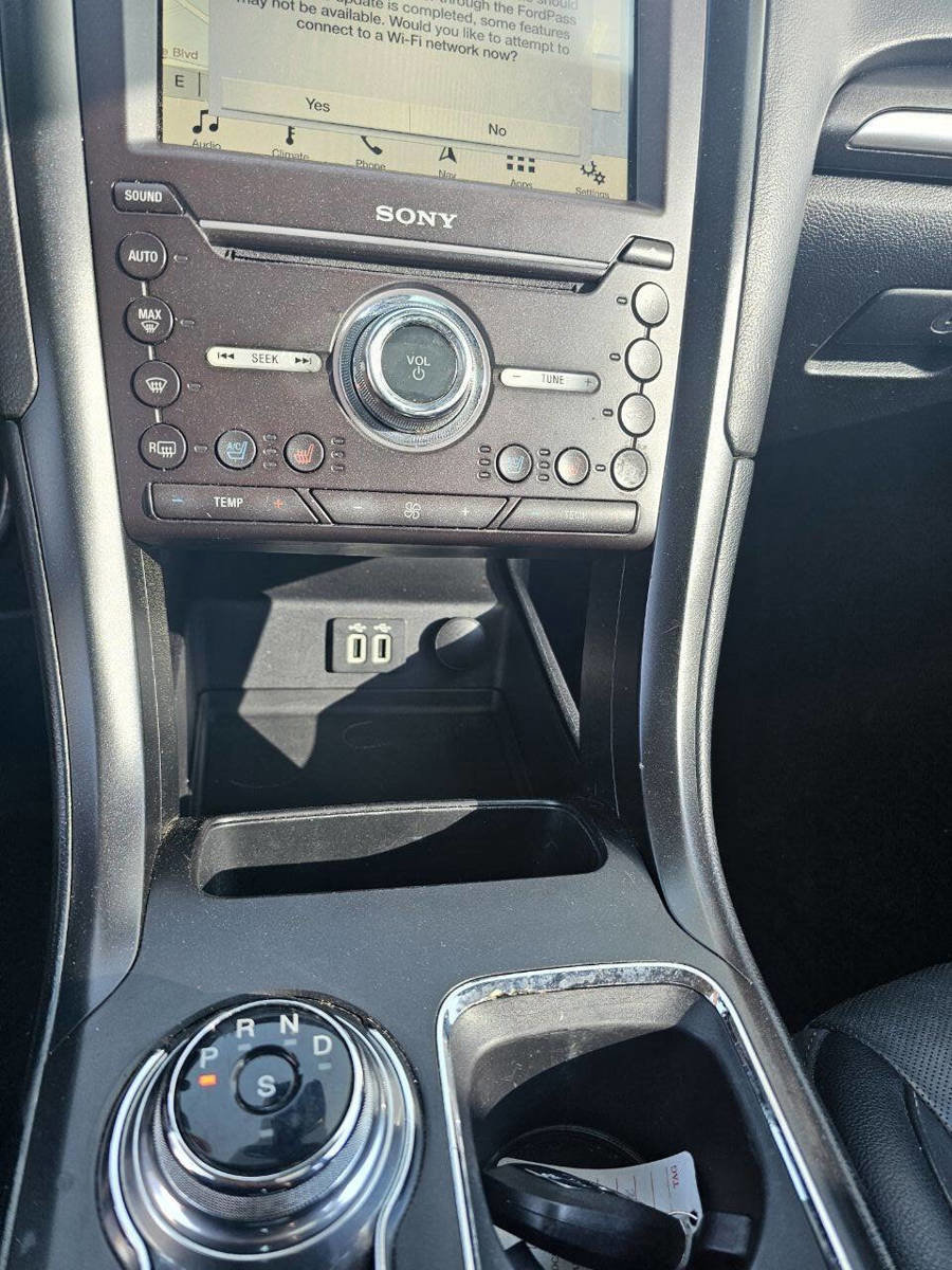 Used 2019 Ford Fusion Titanium image 10