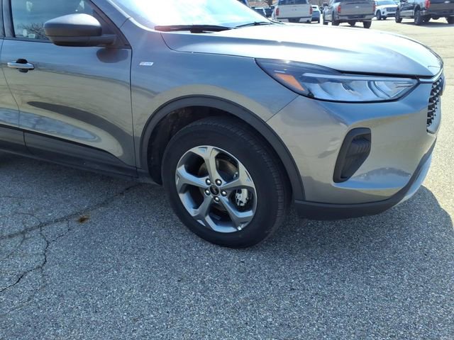 Certified 2025 Ford Escape ST-Line AWD/4WD image 4