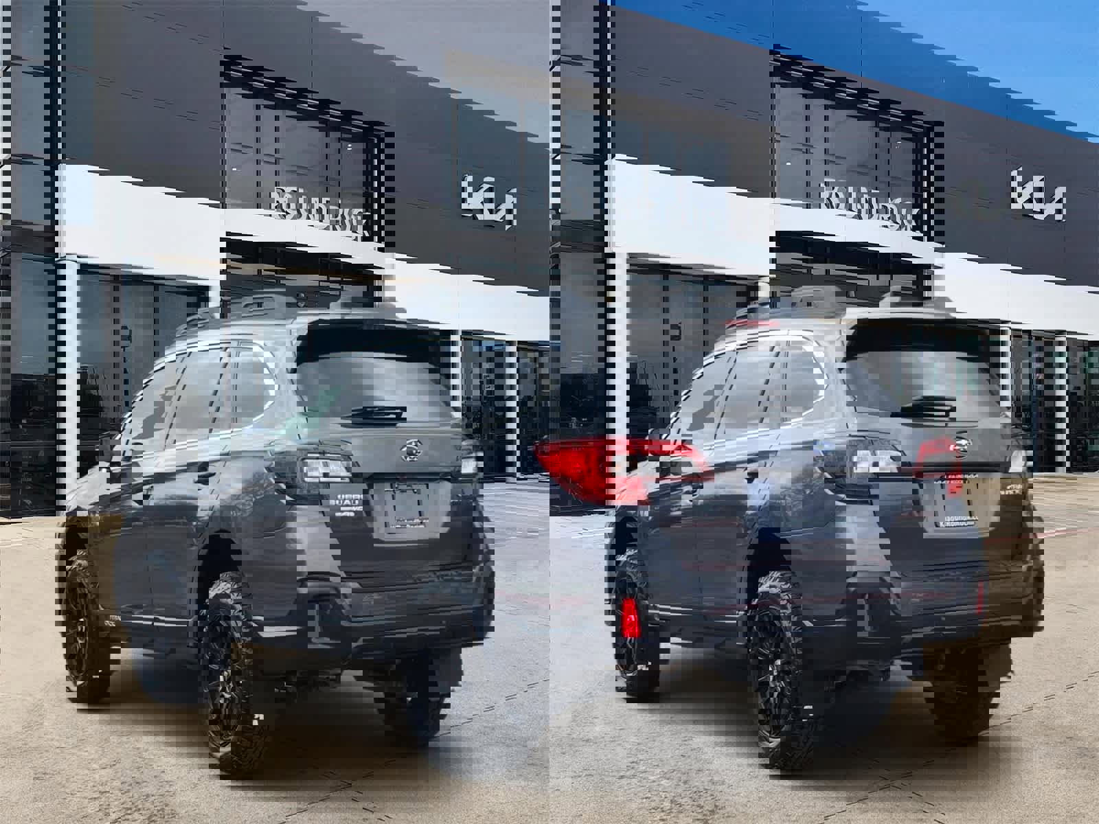 Used 2018 Subaru Outback 2.5i Limited image 6