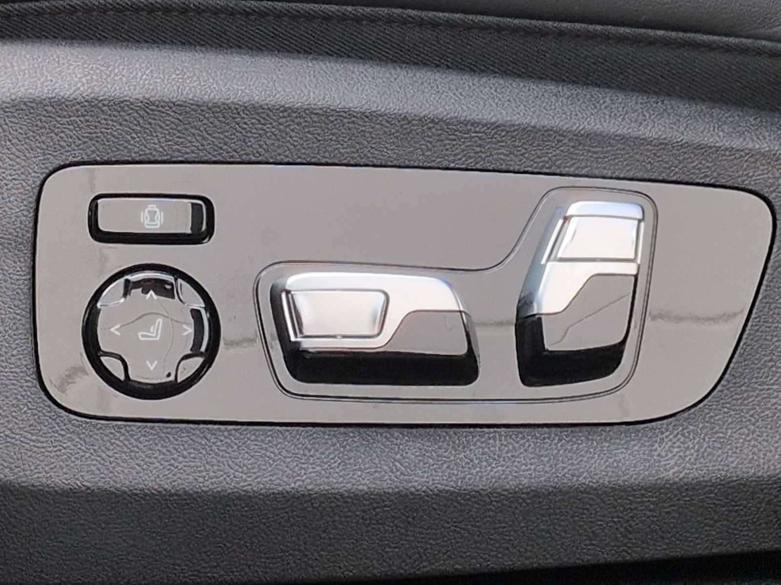 Used 2026 BMW XM Label Red AWD/4WD image 18