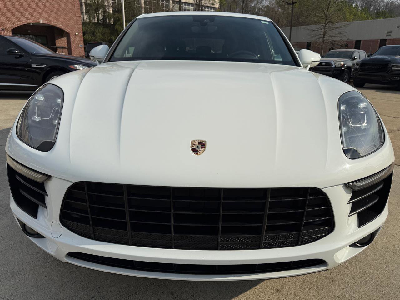 Used 2017 Porsche Macan S image 8