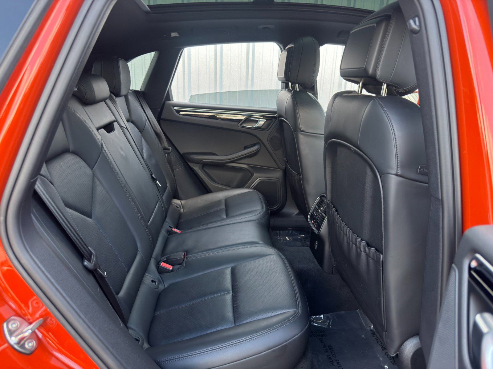 Used 2023 Porsche Macan image 40