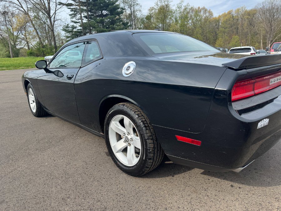 Used 2013 Dodge Challenger SXT RWD image 10