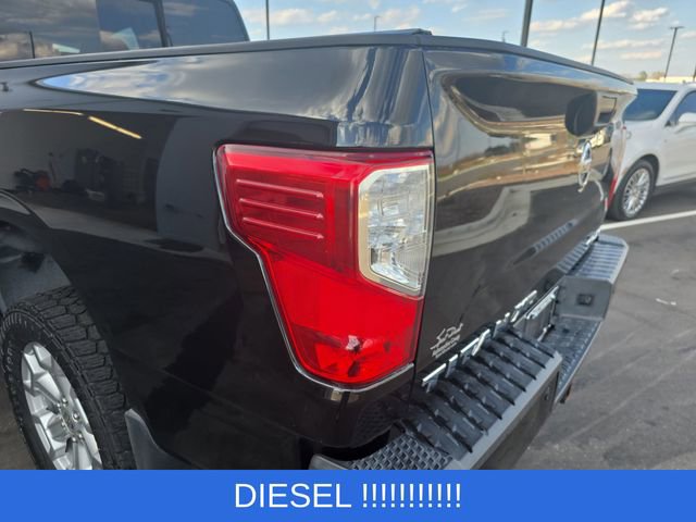 Used 2019 Nissan Titan SV w/ SV Convenience Package image 25