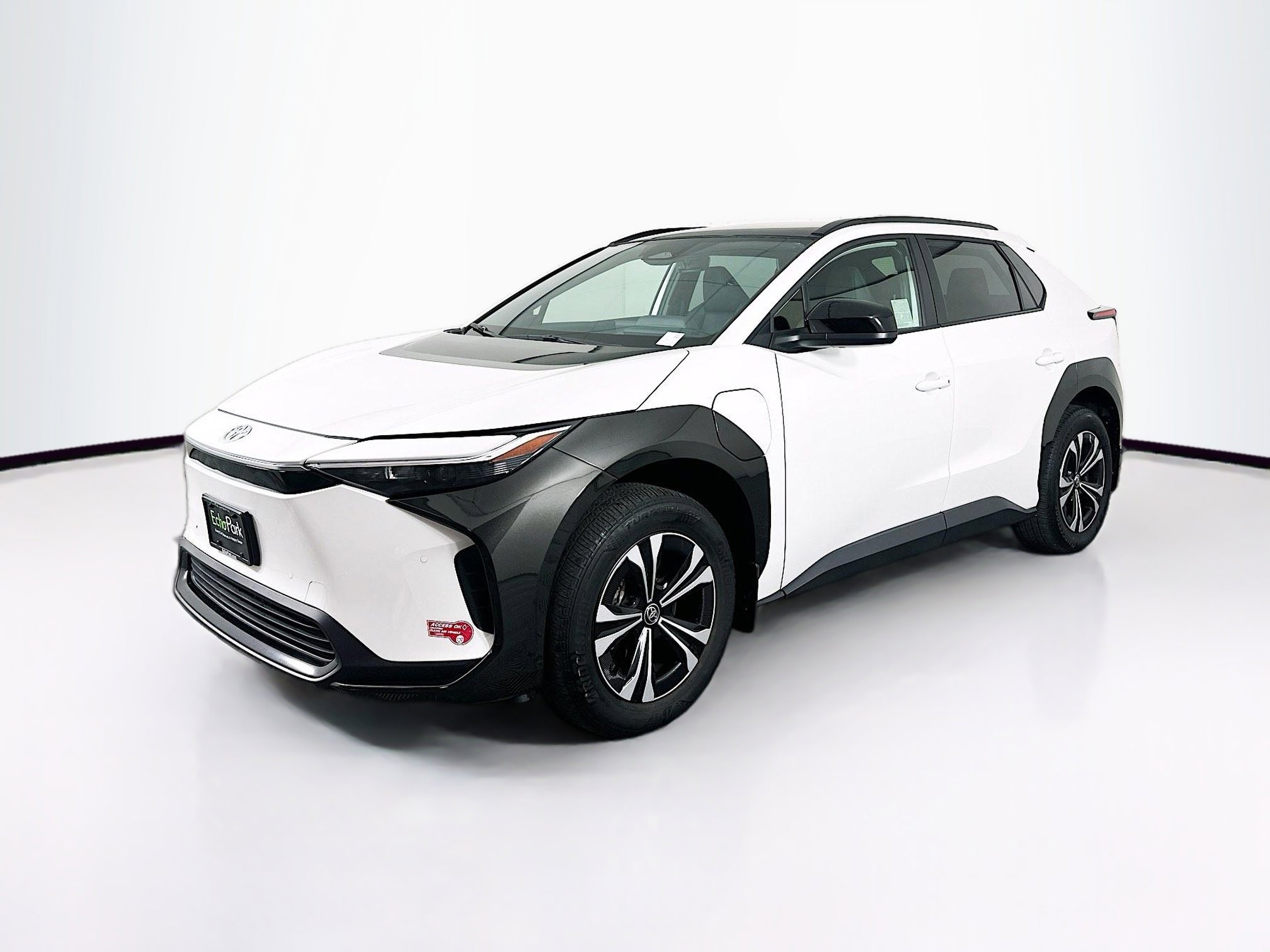 Used 2024 Toyota bZ4X FWD image 3