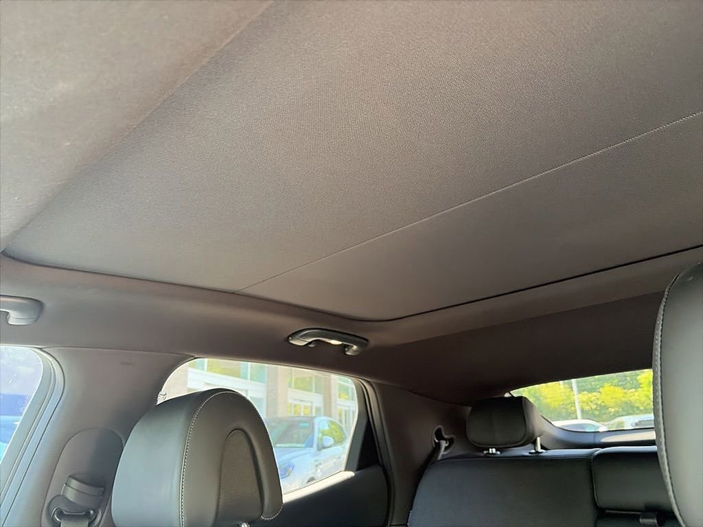 Used 2024 Genesis GV60 RWD image 7