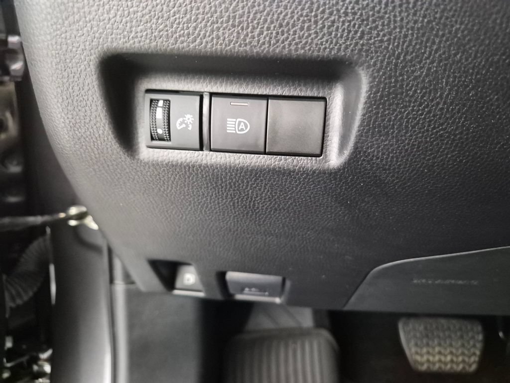 Used 2024 Toyota RAV4 LE AWD/4WD image 12