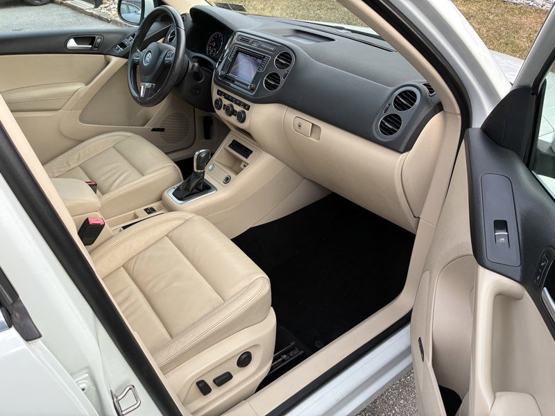 Used 2016 Volkswagen Tiguan SEL image 16
