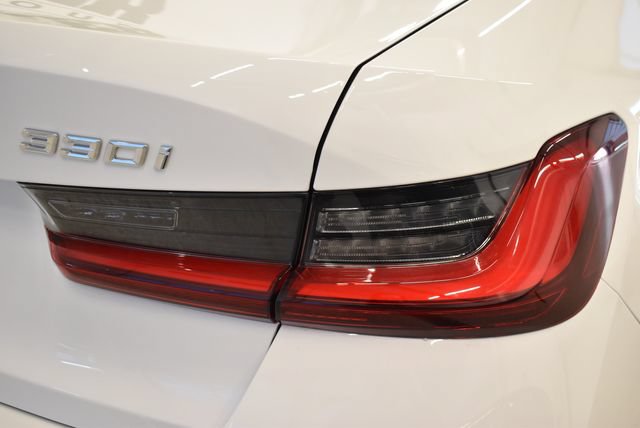New 2026 BMW 330i xDrive Sedan w/ Premium Package AWD/4WD image 12
