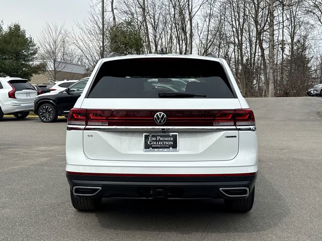 Certified 2025 Volkswagen Atlas SE w/ Black Wheel Package image 5