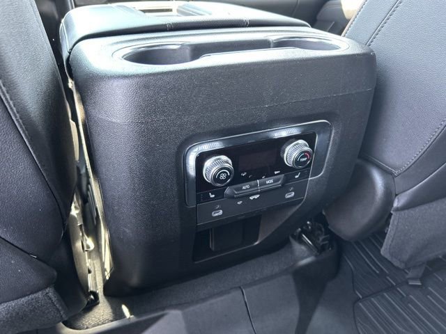 Used 2023 GMC Yukon AT4 w/ Technology Package AWD/4WD image 31