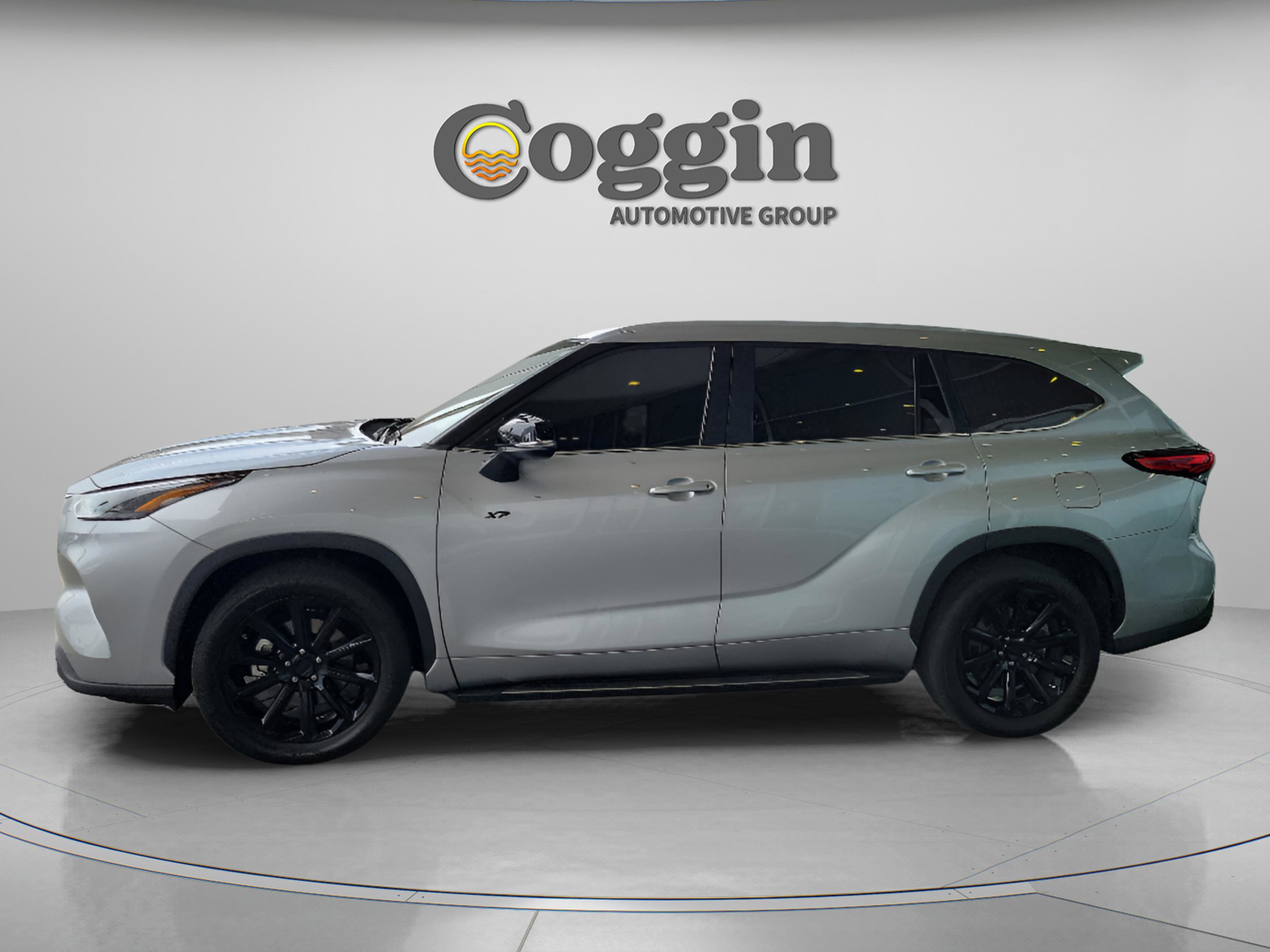 Used 2023 Toyota Highlander XLE image 3