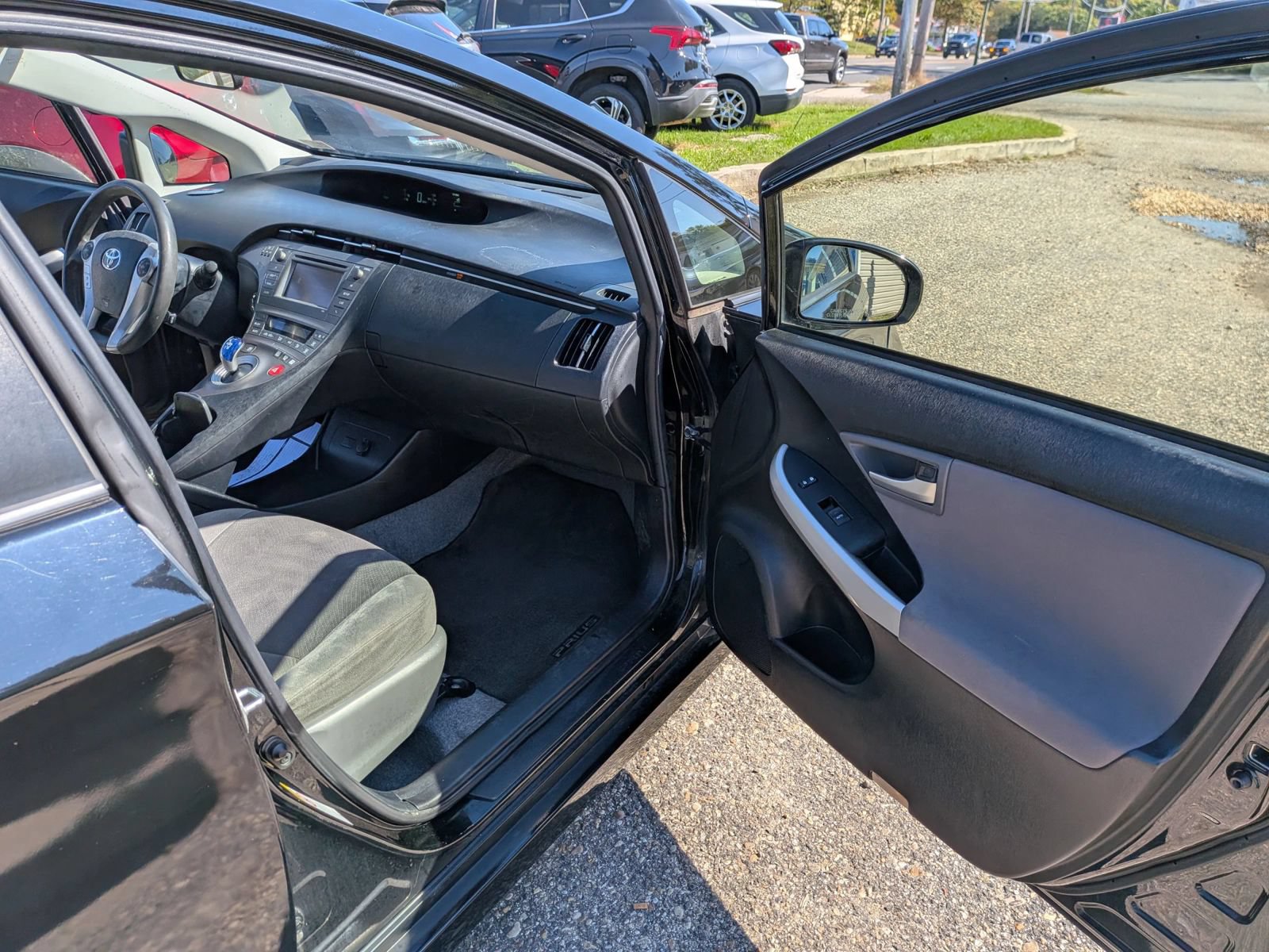 Used 2014 Toyota Prius Two FWD image 34