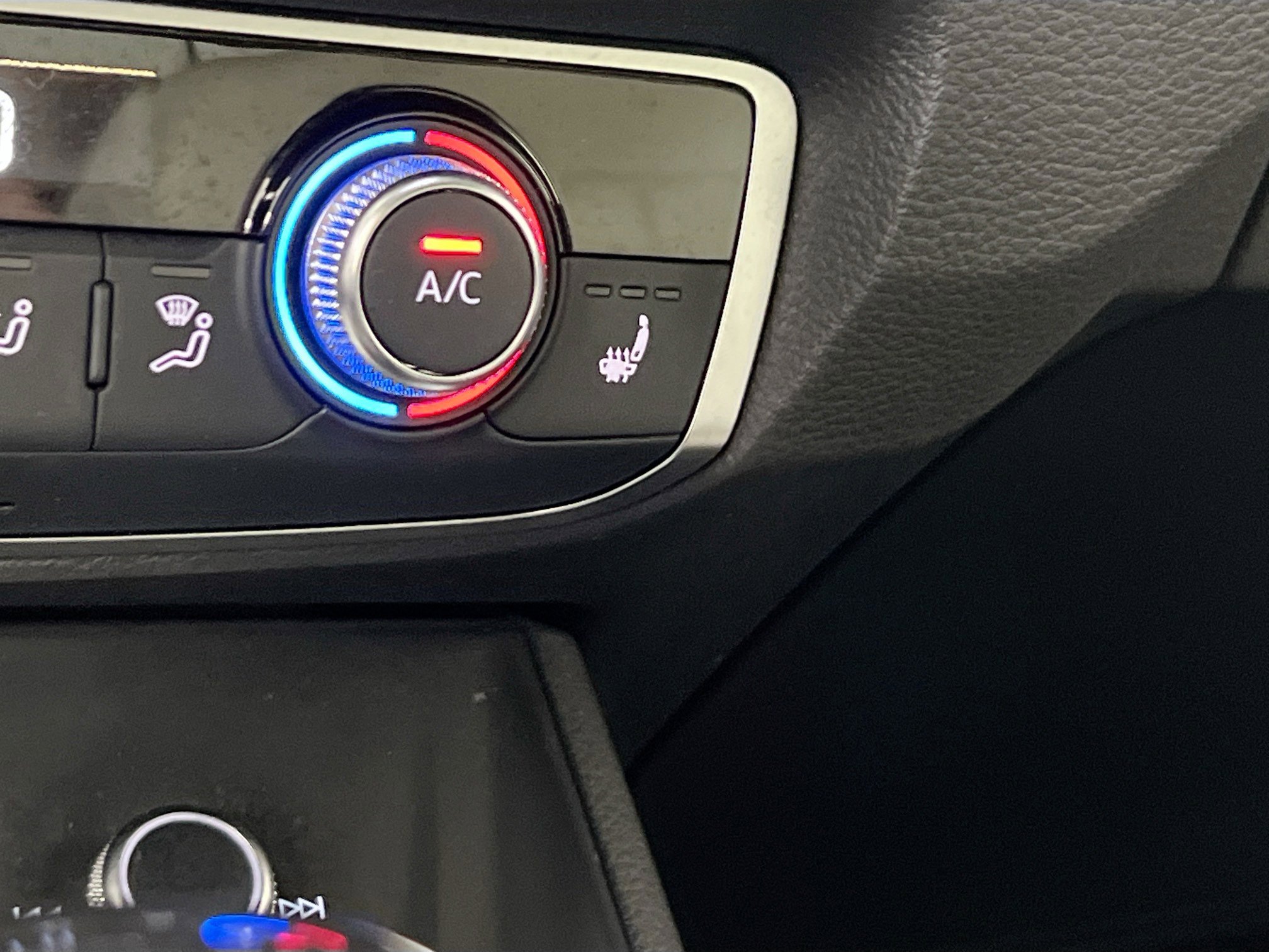 Used 2020 Audi Q3 2.0T Prestige image 21