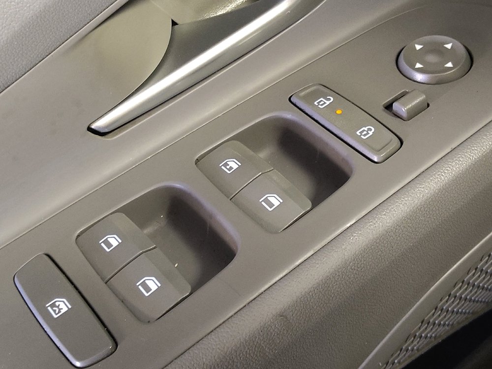 Used 2025 Hyundai Elantra SE FWD image 27