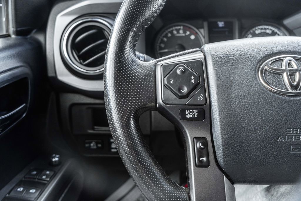 Used 2018 Toyota Tacoma TRD Off-Road image 22