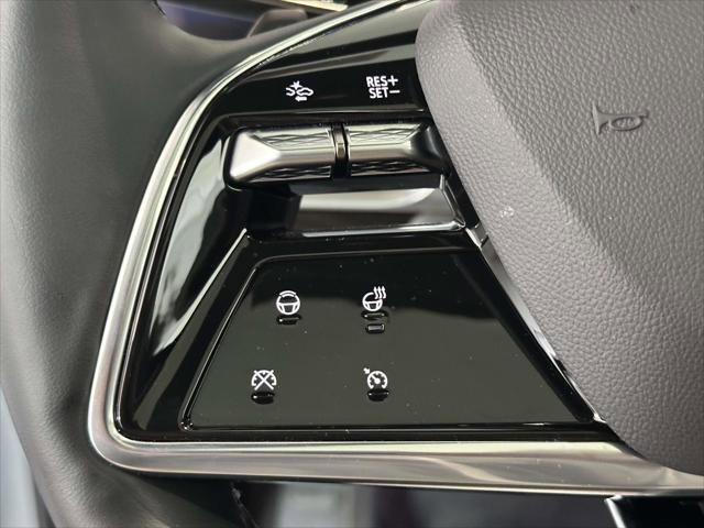 Certified 2024 Cadillac Lyriq Luxury image 31