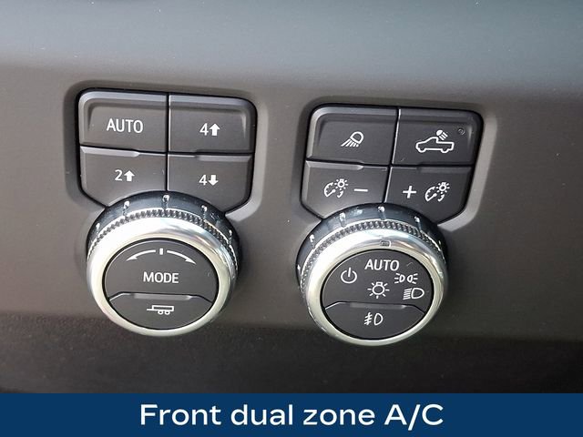 Used 2025 GMC Sierra 3500 Denali Ultimate AWD/4WD image 9
