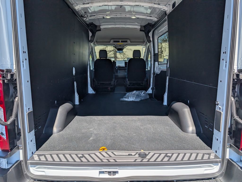 New 2026 Ford Transit 250 148 Medium Roof RWD image 7