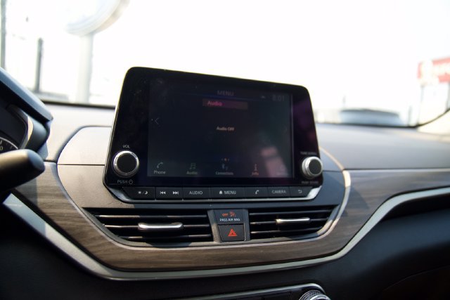 Used 2025 Nissan Altima 2.5 SV FWD image 19