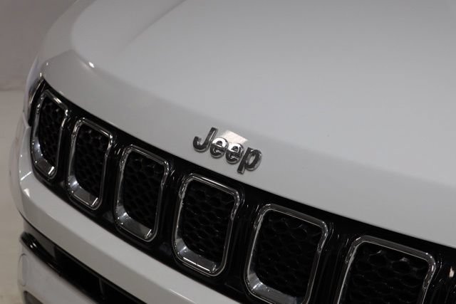 Used 2023 Jeep Compass Limited w/ Sun and Sound Group AWD/4WD image 10
