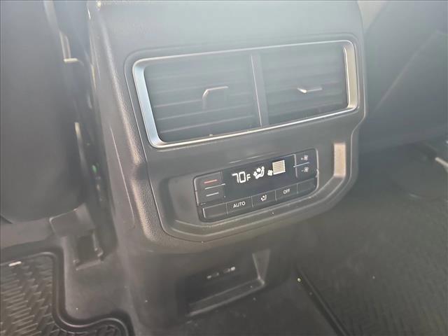 Used 2024 Volkswagen Atlas SE FWD image 13