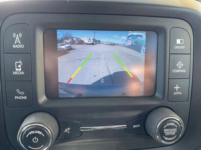 Used 2017 Jeep Renegade Latitude w/ Safety & Security Group (ALP) AWD/4WD image 20