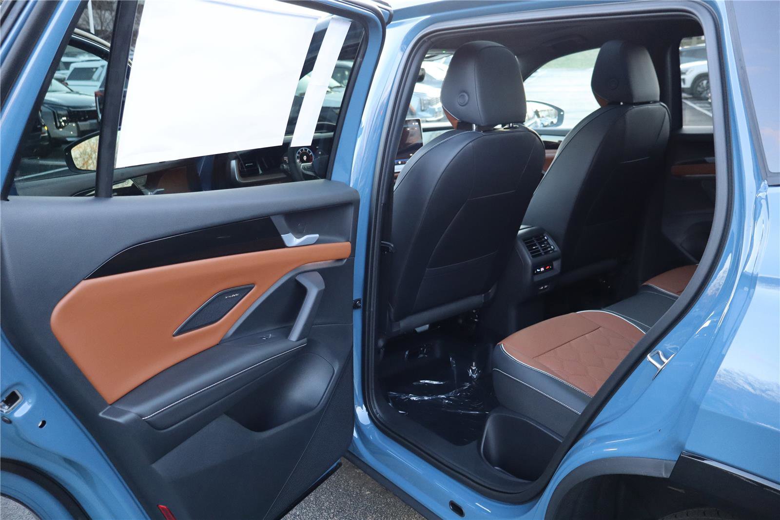 New 2026 Volkswagen Tiguan SEL R-Line image 23