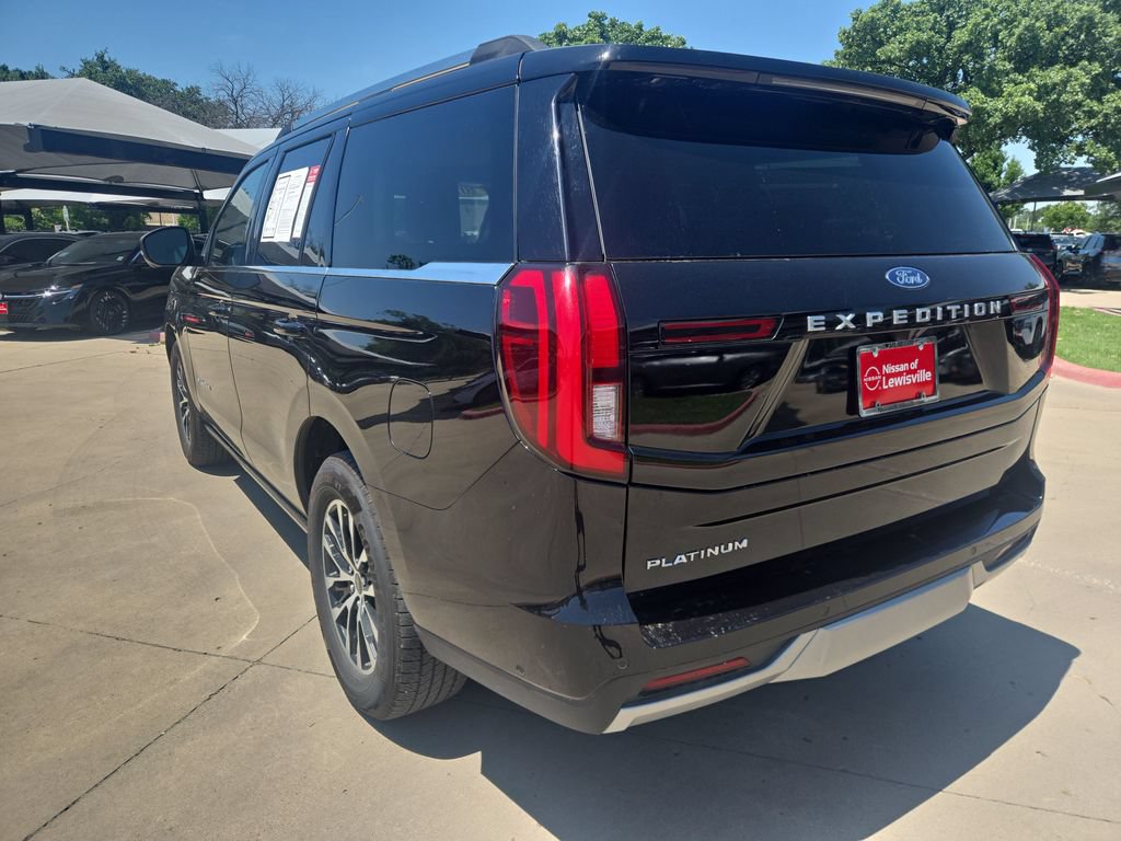 Used 2025 Ford Expedition Platinum AWD/4WD image 3