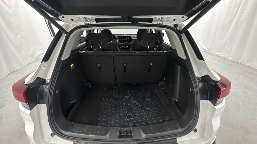 Used 2024 Chevrolet TrailBlazer LT w/ Convenience Package image 15