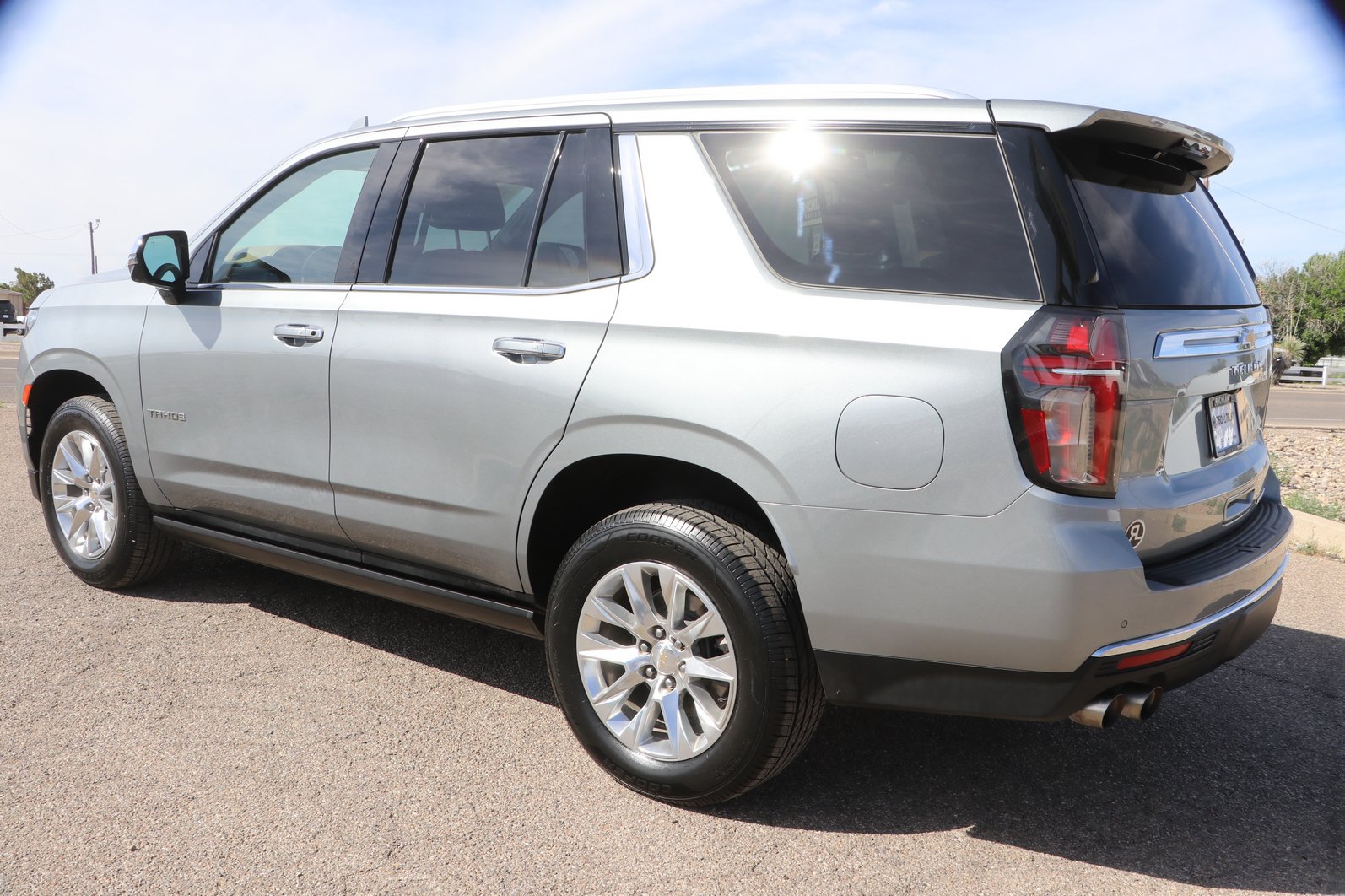 Used 2023 Chevrolet Tahoe Premier w/ Premium Package 2 AWD/4WD image 5