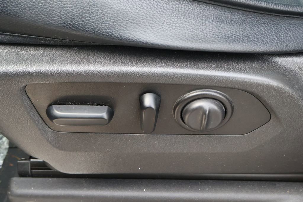 Used 2020 Chevrolet Silverado 1500 LT w/ All-Star Edition image 15