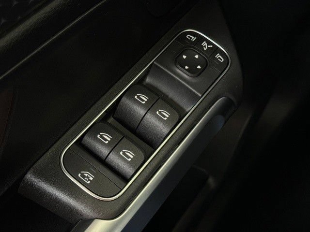 Certified 2025 Mercedes-Benz GLB 250 image 19