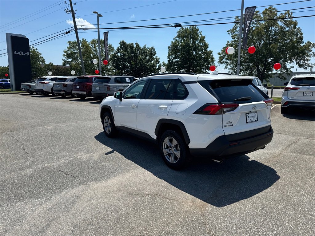 Used 2022 Toyota RAV4 XLE image 5