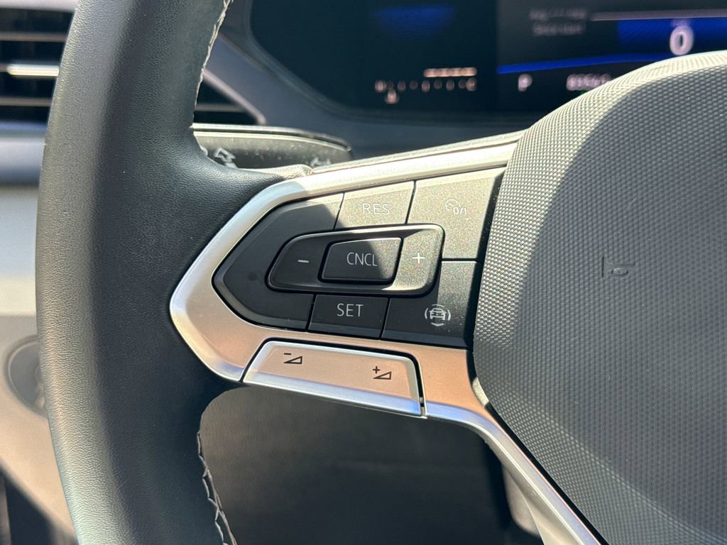 Used 2022 Volkswagen Taos SE image 28