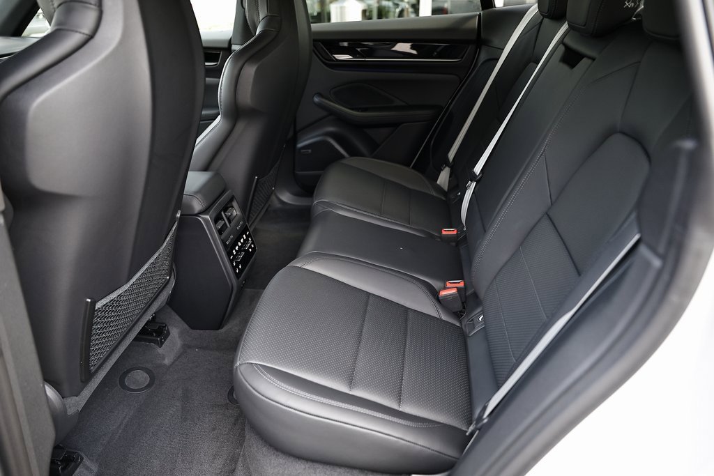 New 2025 Porsche Macan Electric image 27