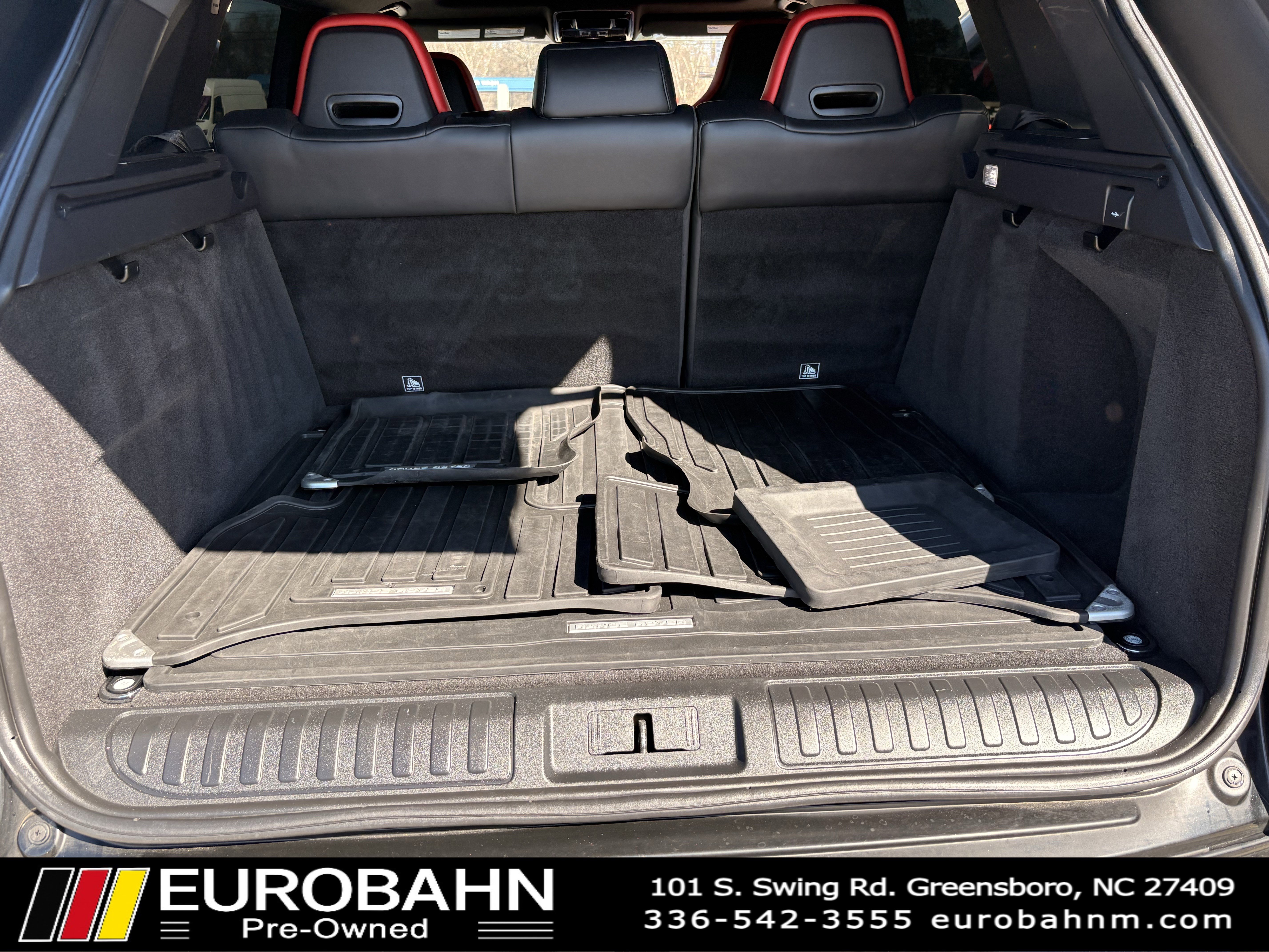 Used 2017 Land Rover Range Rover Sport SVR image 36