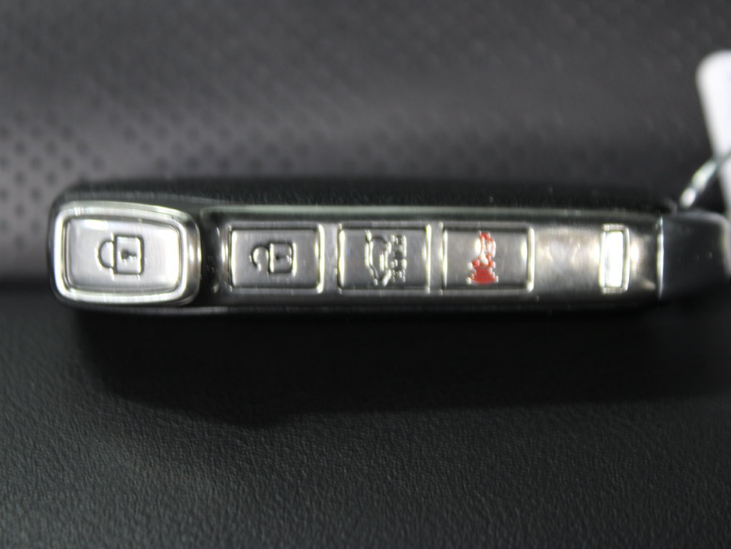 Used 2023 Kia Carnival EX FWD image 59